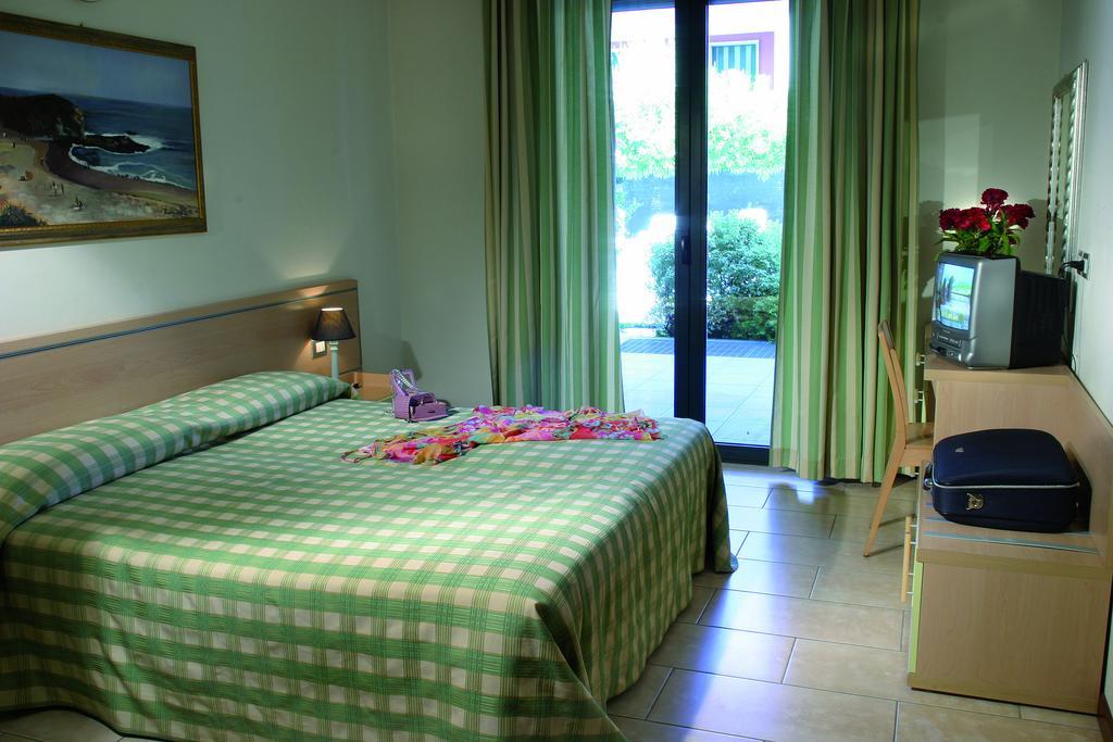 Residence Spiaggia D'Oro Desenzano del Garda Zewnętrze zdjęcie
