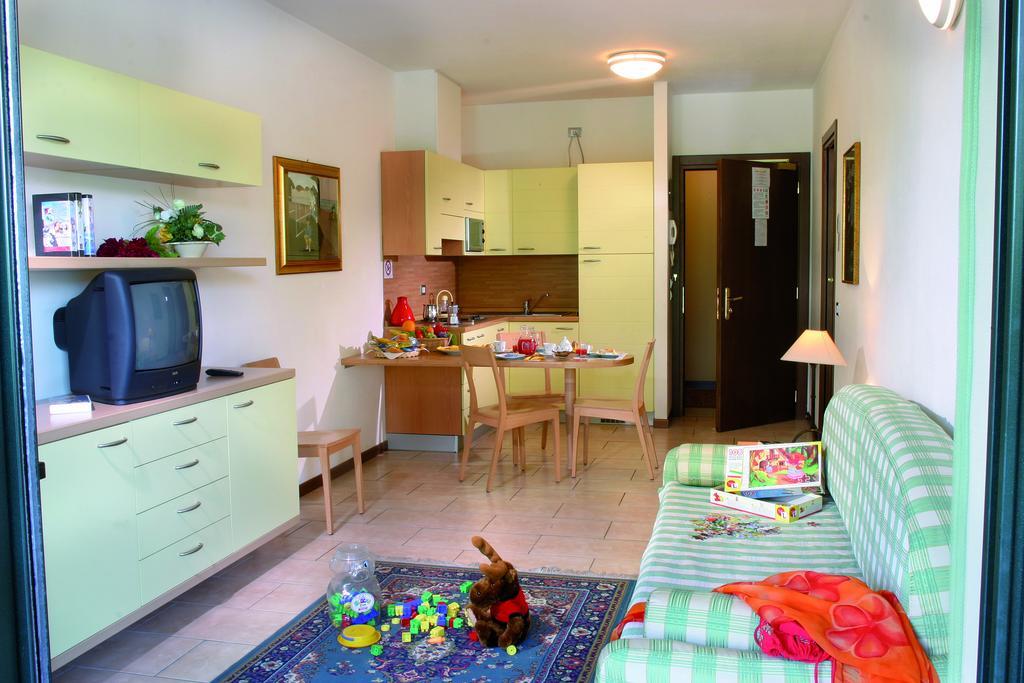 Residence Spiaggia D'Oro Desenzano del Garda Zewnętrze zdjęcie