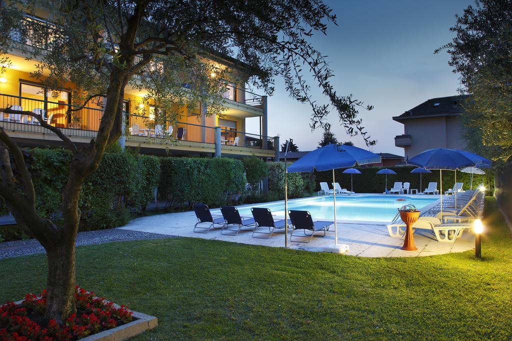 Residence Spiaggia D'Oro Desenzano del Garda Zewnętrze zdjęcie
