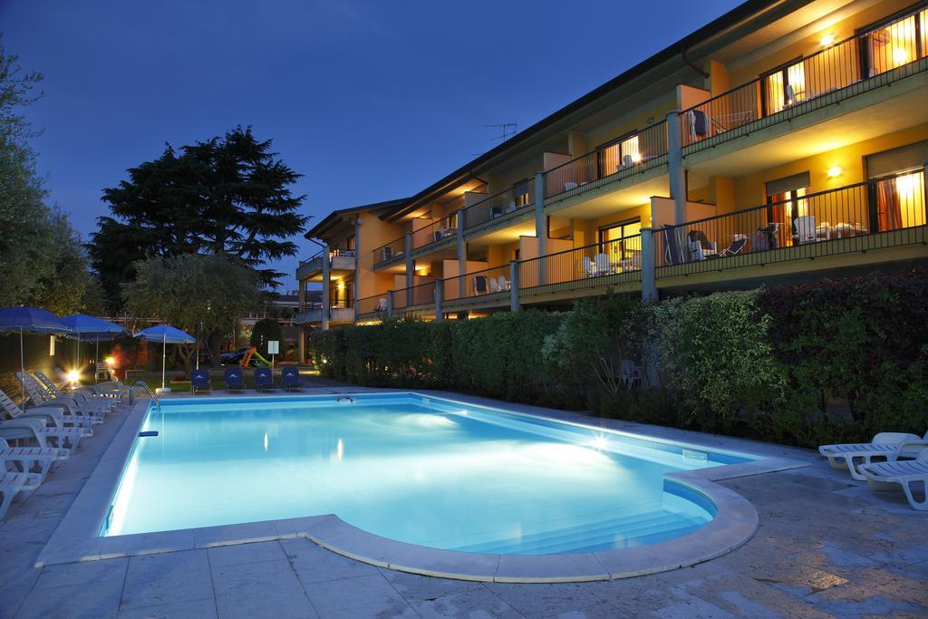 Residence Spiaggia D'Oro Desenzano del Garda Zewnętrze zdjęcie