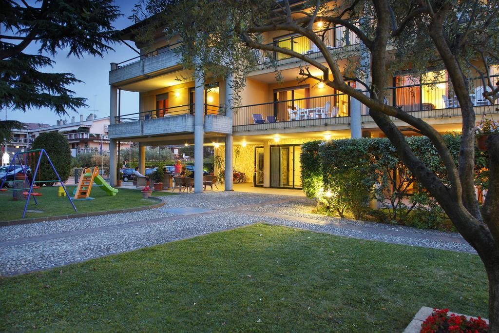 Residence Spiaggia D'Oro Desenzano del Garda Zewnętrze zdjęcie
