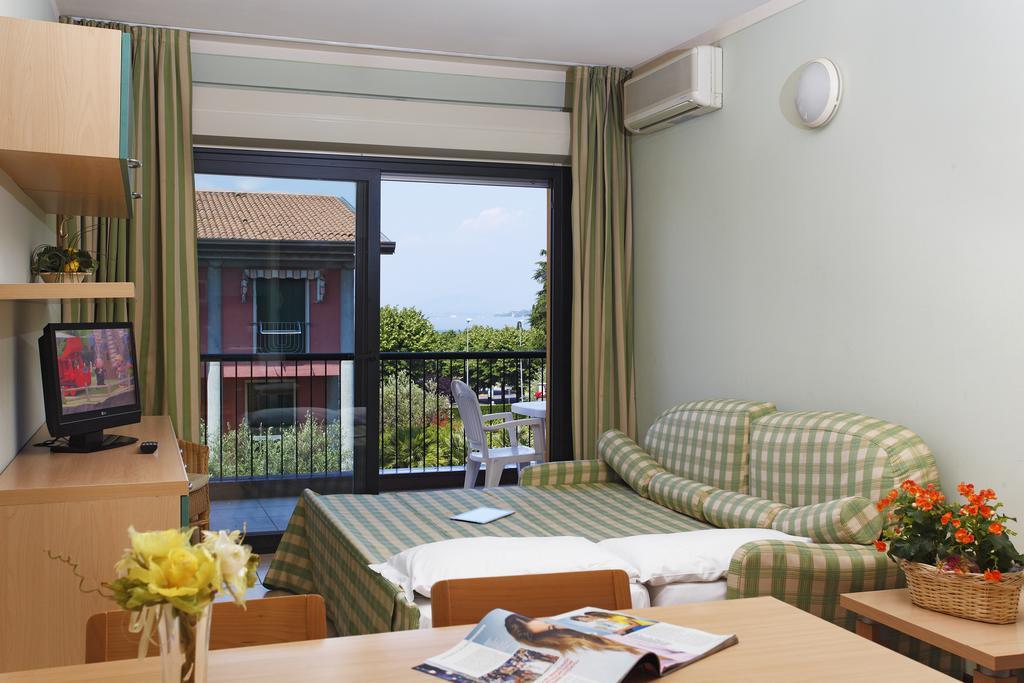 Residence Spiaggia D'Oro Desenzano del Garda Zewnętrze zdjęcie