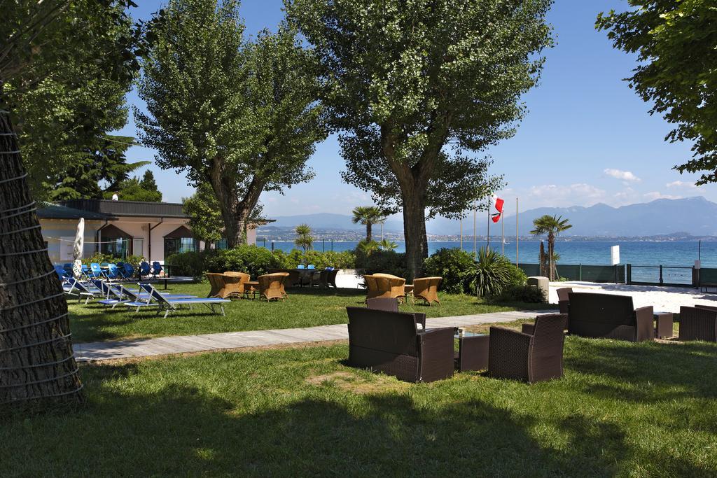 Residence Spiaggia D'Oro Desenzano del Garda Zewnętrze zdjęcie